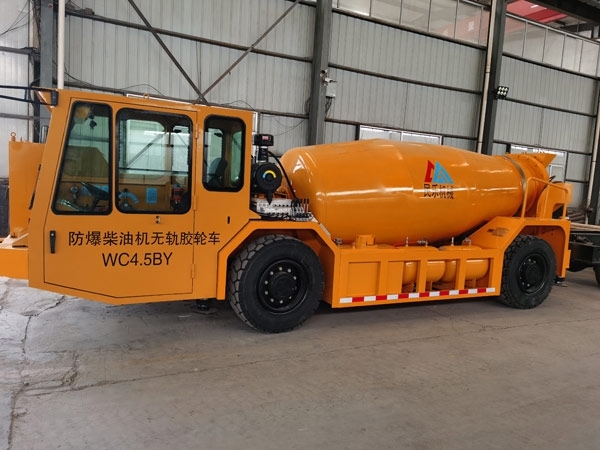 礦用濕噴臺(tái)車(chē)，礦用混凝土泵，礦用攪拌機(jī)發(fā)貨