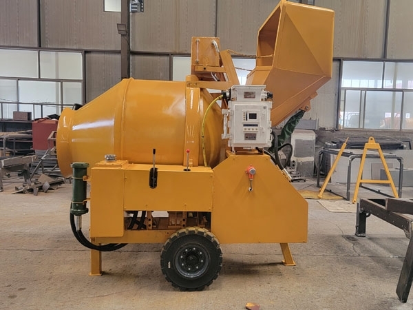礦用濕噴臺(tái)車(chē)，礦用混凝土泵，礦用攪拌機(jī)發(fā)貨